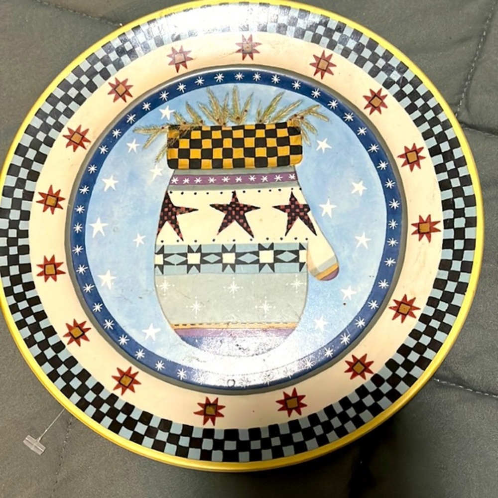 Williraye Studio christmas mitten plate